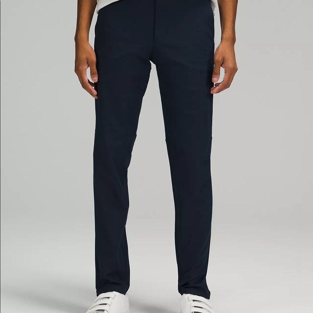 Lululemon Commission Pant Slim Warpstream 34in inseam True Navy waist size 31